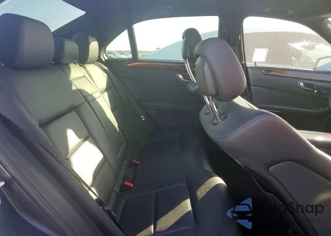 2013 Mercedes-Benz E 350 z USA, uszkodzony, nr VIN WDDHF5KB3DA729502